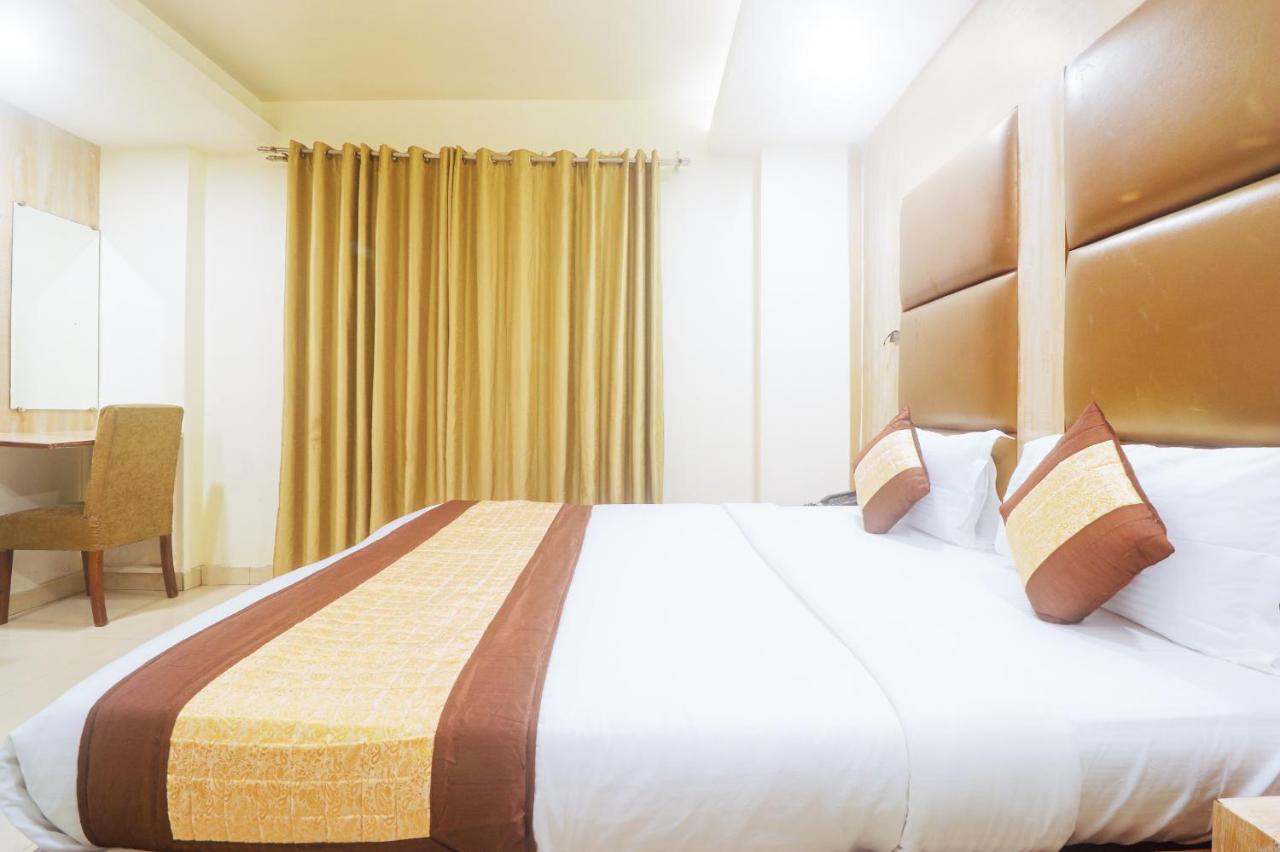 Hotel Sizzling Starr ニューデリー エクステリア 写真
